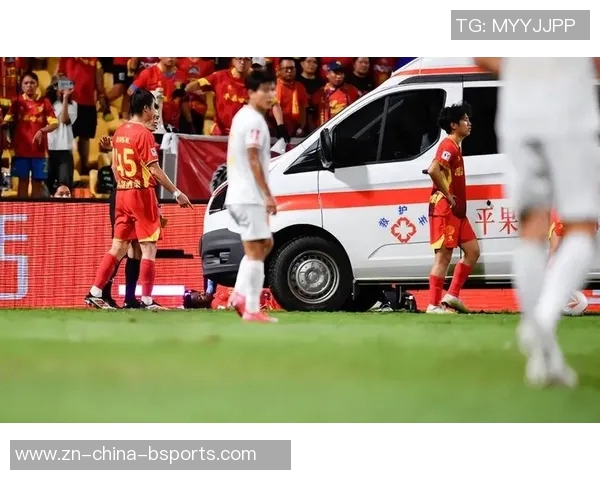 广西外援阿萨莫阿遭遇颈椎骨折意外撞坏场边LED广告牌引发关注