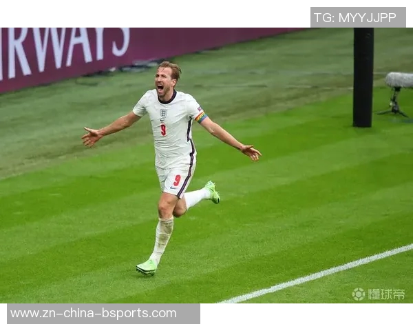 利桑德罗随队恢复有球训练预计10月底前重返赛场