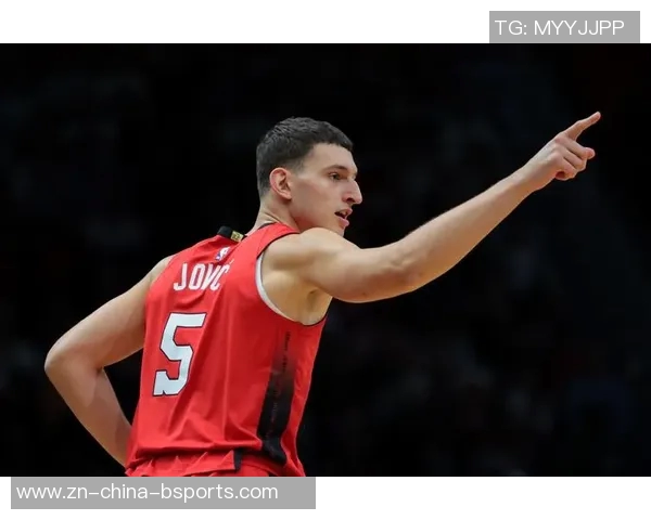 鲍威尔盛赞约维奇新赛季表现预言其未来将大放异彩