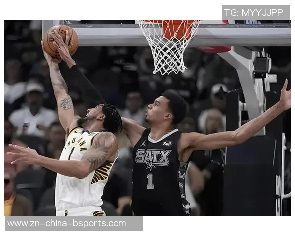 2米26控卫文班亚马展现全能球技助攻队友三分球精彩瞬间 2米26控卫文班亚马展现全能球技助攻队友三分球精彩瞬间